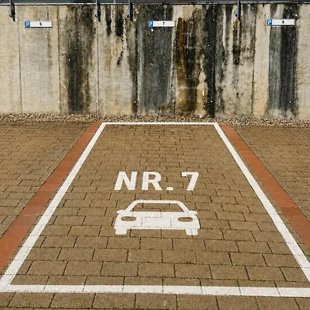 C&s Living I I Weinberge I Küche I Modern I Parkplatz Lauda-Königshofen